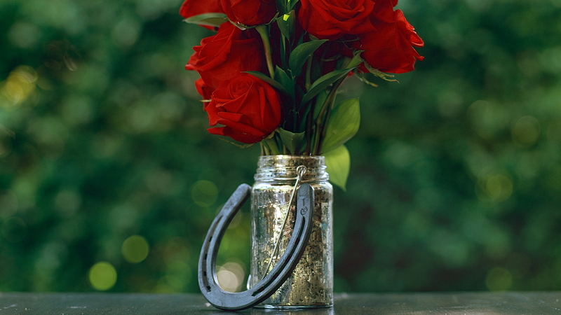 How to Host a Derby Party Everyone Will Remember